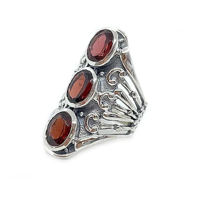 Savar Garnet Boho Style Ring