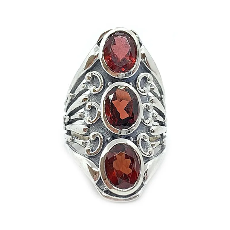 Savar Garnet Boho Style Ring