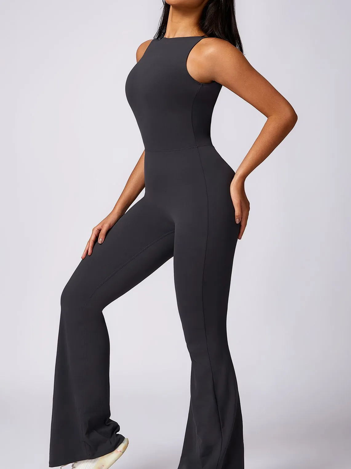 ZASUWA Female Backless Elastic Tight Scrunch Bum Flare Jumpsuit